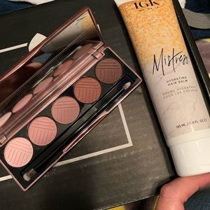 Dose of colors & IGK